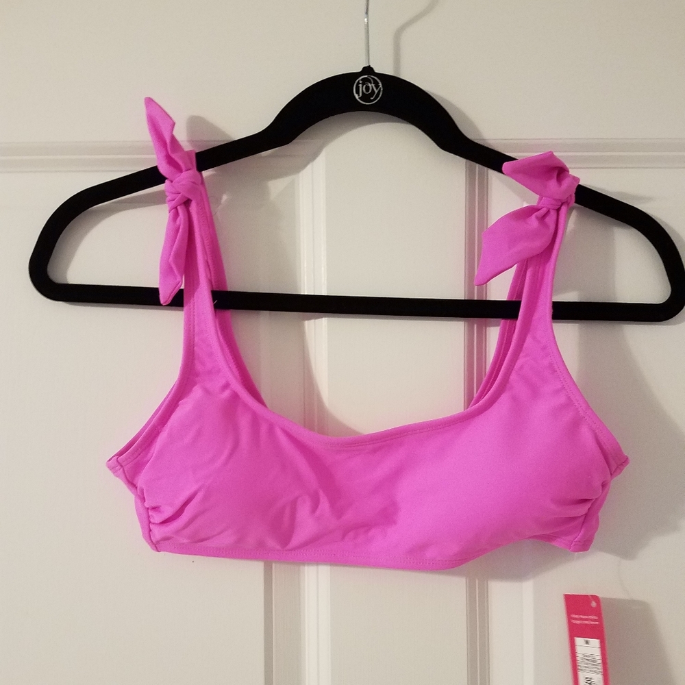 •Xhilaration• NWT bikini top